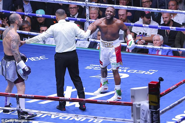 Floyd Mayweather had a referee ejected from his fight against John Angelo Gotti III