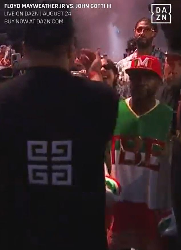 Floyd Mayweather and Anthony Davis walked into the ring together in Mexico on Saturday night