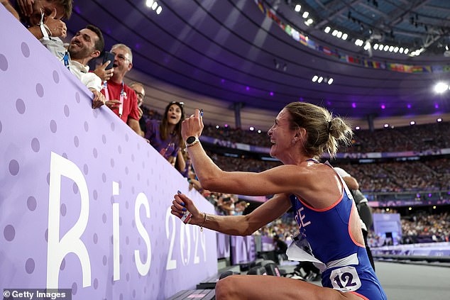 Alice Finot got down on one knee to propose to her partner after completing the steeplechase