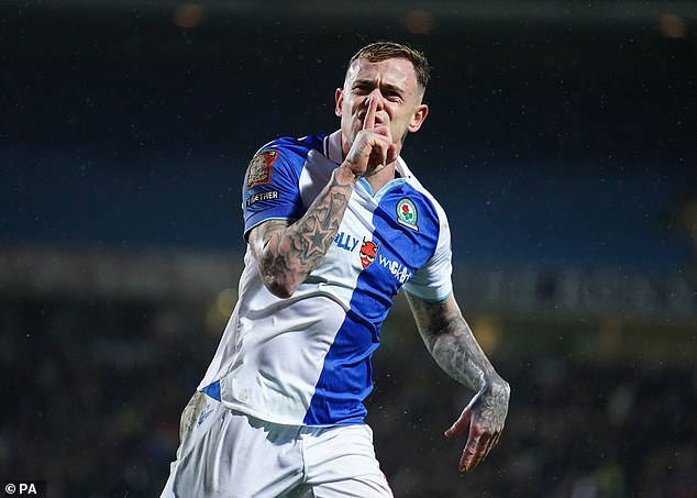 Ipswich Town have agreed a deal to sign Sammie Szmodics, who is due to undergo a medical