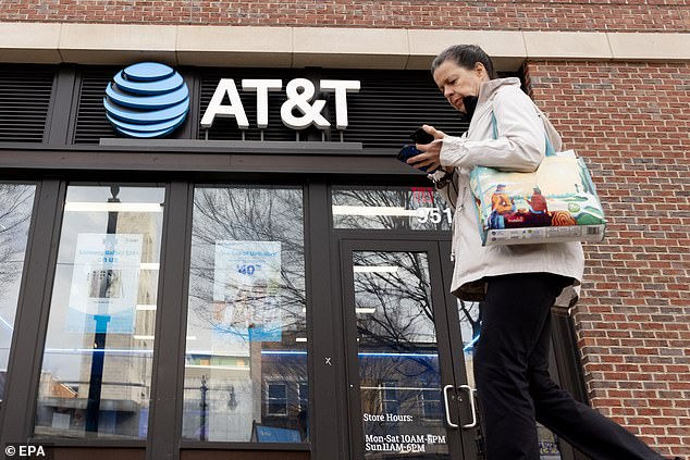 AT&T customers in the US were hit again by an outage that left them unable to make calls, send text messages or use the internet on their iPhone.