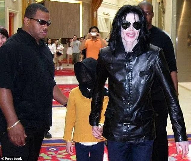 Bill Whitfield (left) was Michael Jackson's last bodyguard before he died of an overdose in 2009