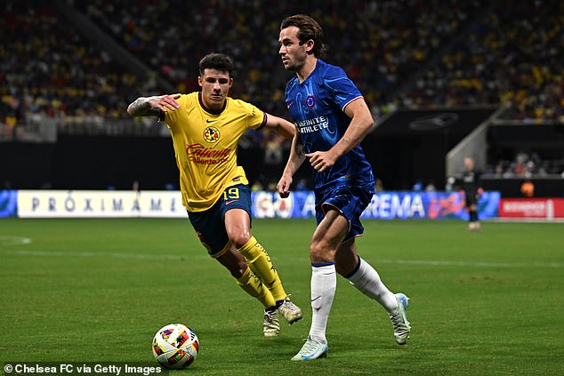 Chelsea defender Ben Chilwell has been told it would be 'better to leave the club this month'