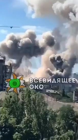 Video shows explosions, reportedly in Kiev