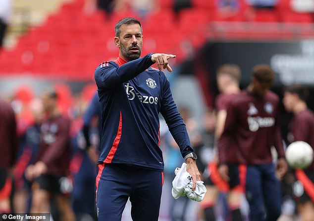 Ruud van Nistelrooy saw Man United struggle to take chances in the Community Shield