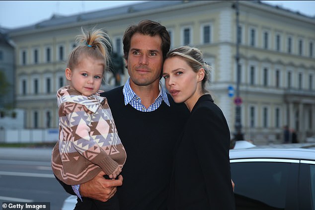 Sara Foster and her husband Tommy Haas end their long-term relationship after 14 years of marriage