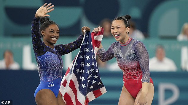 Her American teammate Suni Lee also took bronze after an impressive performance on the floor