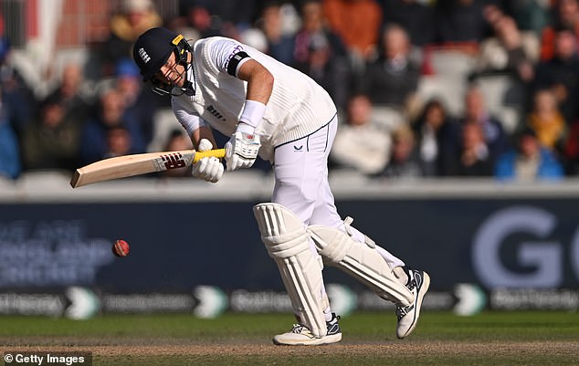 Joe Root hit an unbeaten 62 as England defeated Sri Lanka by five wickets in the first Test