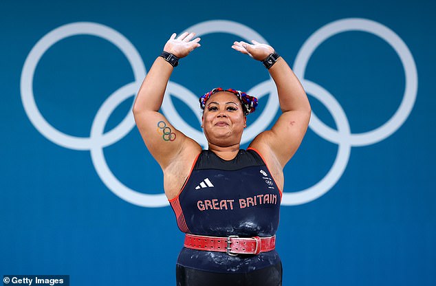 Emily Campbell won the bronze medal in the women's weightlifting event -81 kg+