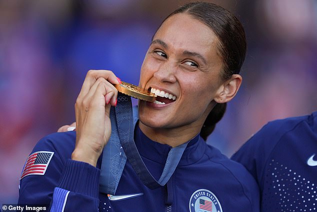 She was seen with her medal completely intact immediately after the US defeated Brazil in the final