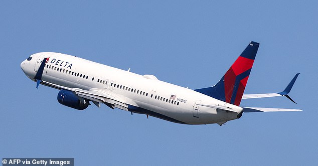 Delta Flight 112 between Boston Logan International Airport and Leonardo da Vinci Rome Fiumicino Airport was disrupted by lightning strike Sunday evening