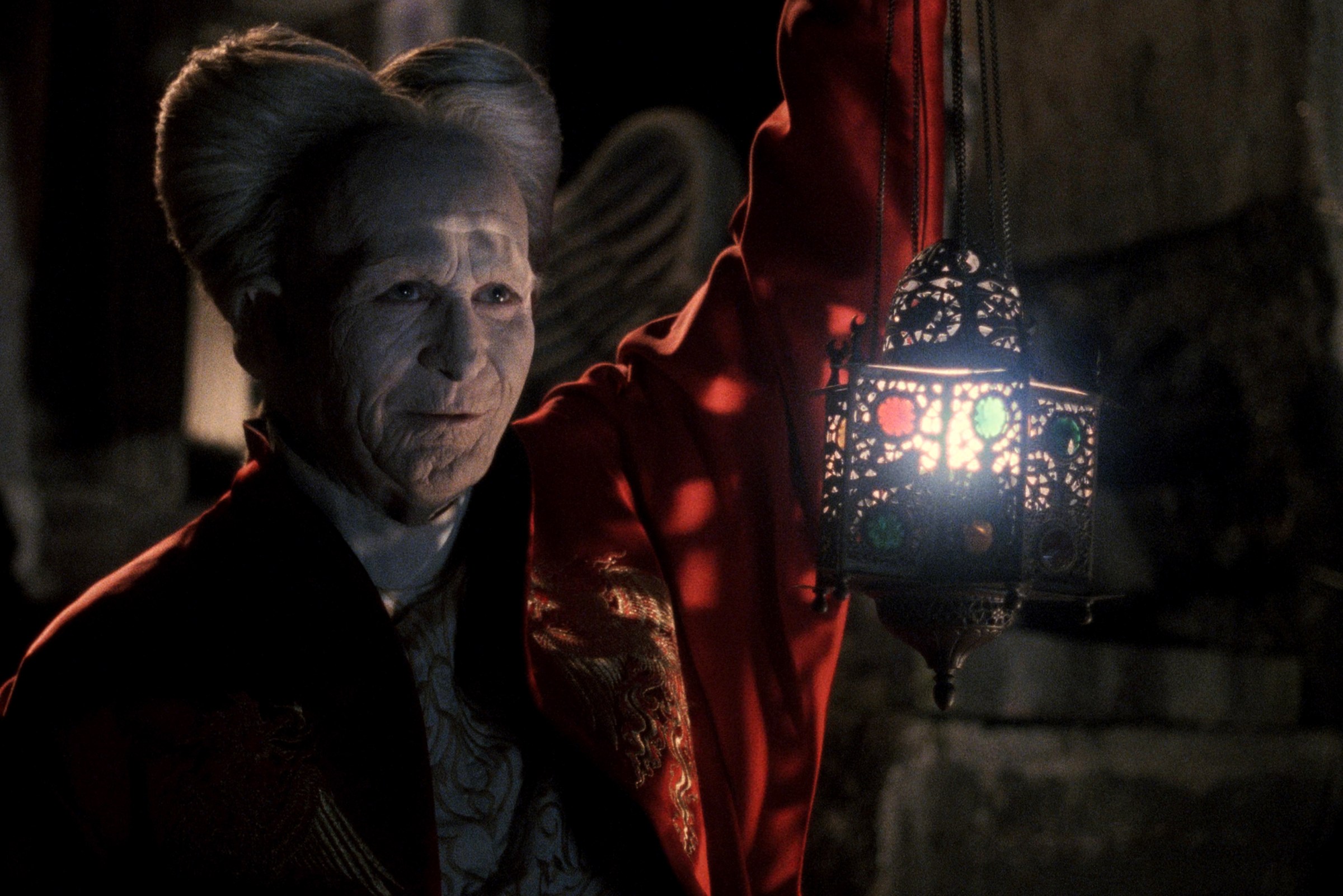 Bram Stoker's Dracula: Dracula (Gary Oldman) holds a lantern