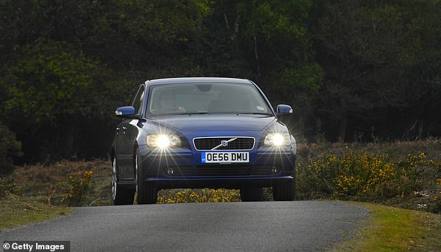 Drivers in NSW who flash their headlights to warn other motorists of a speed camera or RBT could be fined $2,200