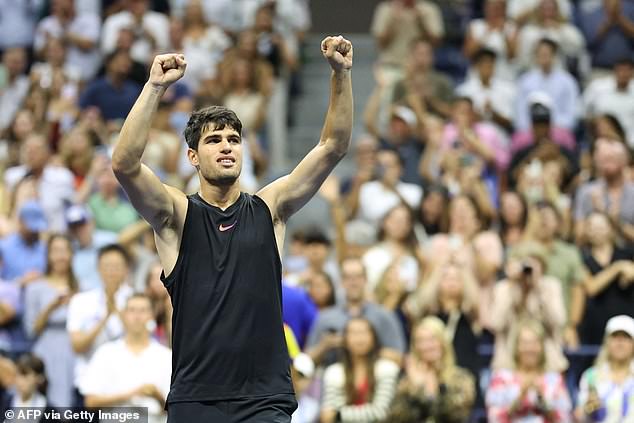 Carlos Alcaraz reached the second round of the US Open with a four-set victory over Li Tu