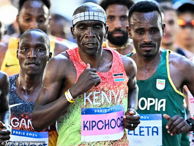 Eliud Kipchoge, the world's best marathon runner, had to withdraw from the race in Paris