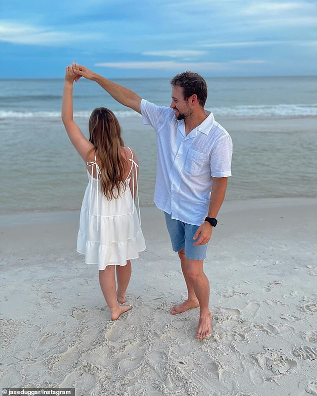 1725159103 285 Counting On alum Jason Duggar proposes to girlfriend Maddie three