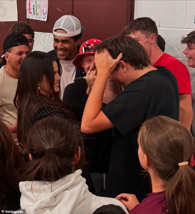 1725164876 150 Selena Gomez SURPRISES Colorado high school volleyball team after they