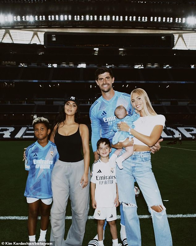 The series also included a group photo of Kardashian with Saint alongside goalkeeper Thibaut Courtois, his wife Mishel Gerzig Courtois, his son Nicolás from a previous relationship and the couple's newborn baby girl