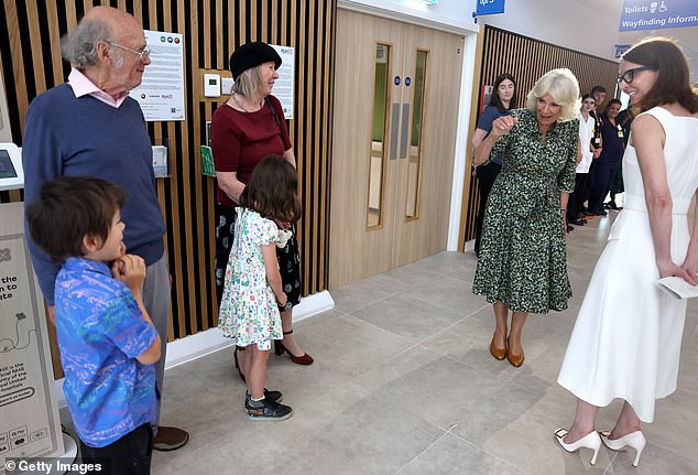 1725363577 158 Queen Camilla returns to royal duties after her summer holiday