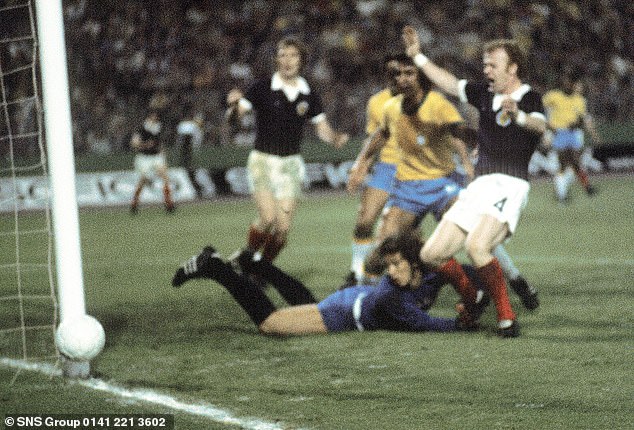 Bremner narrowly misses out on 0-0 draw with Brazil in 1974 World Cup final in Brazil