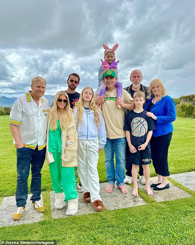 Worryingly, the platinum blonde Texan hasn't posted a photo of her second husband Eric Johnson (4-R) with the family since April 9