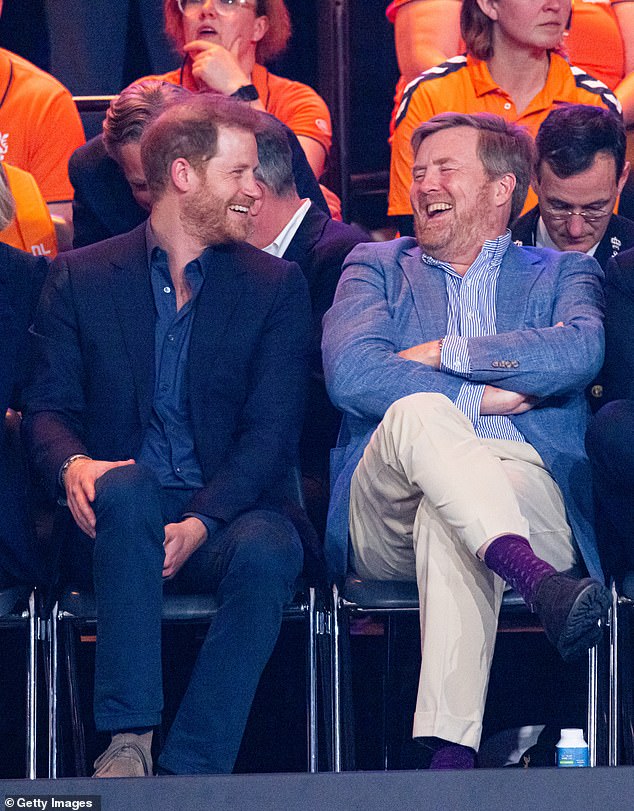 Dutch King Willem-Alexander also has a beard. Above: With Prince Harry at the Invictus Games in 2022