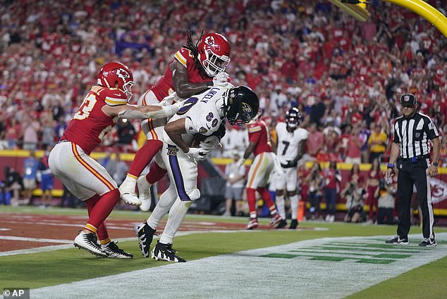 1725596199 262 Kansas City Chiefs win by a TOE Travis Kelce and