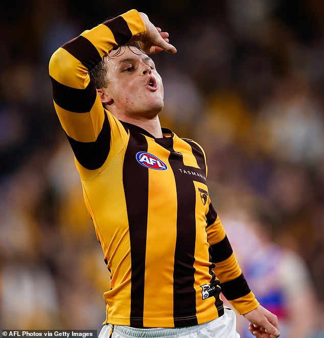 Ginnivan pretended to open a can of beer while celebrating a goal in the final quarter after being photographed by fans in a Richmond pub on Thursday