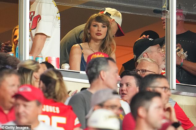 Taylor Swift, on the other hand, was a regular face on American TV screens during the clash in week 1