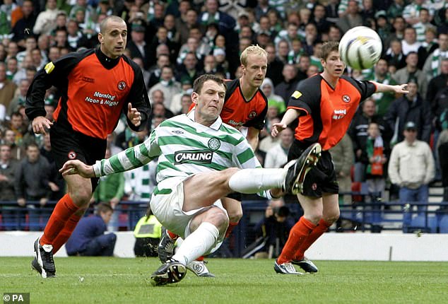 Mail Sport's Chris Sutton (centre) is another player who wore small shin guards during his career