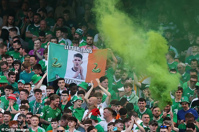 The home stands were full of flags referring to the two players as snakes - and were probably not very happy with the score