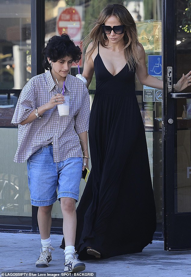 Jennifer Lopez was the picture of glamour while shopping on Saturday with Emme, 16, one of the twins she shares with ex-husband Marc Anthony. Emme came out as non-binary in June 2022