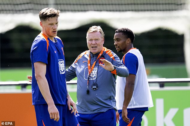 Wout Weghorst had to be separated from Timber by national coach Ronald Koeman