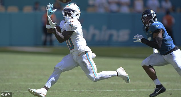 1725825769 7 Tyreek Hill SCORES touchdown for the Miami Dolphins just hours