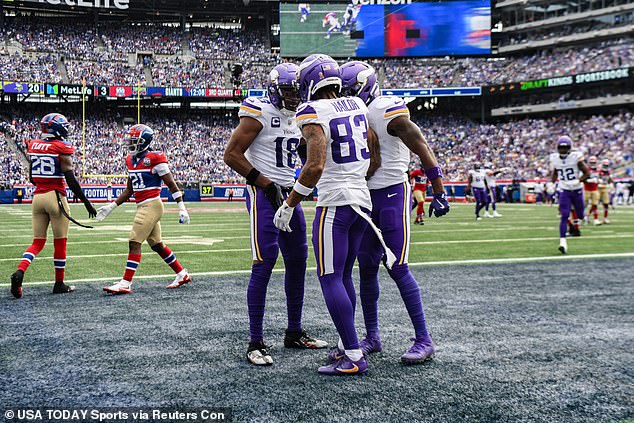 Jalen Nailor (83) celebrates a touchdown catch to open the second half against the Giants