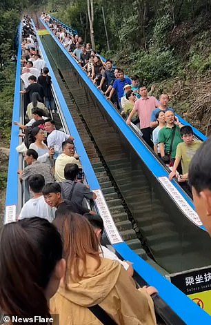 The escalator even has a built-in mist function to cool passengers down