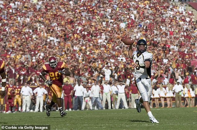 Rodgers completed 23 consecutive passes during a game against the USC Trojans in 2004