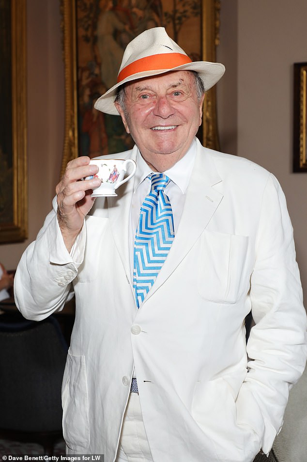 1725924939 33 Barry Humphries felt incredibly hurt and unwelcome in Melbourne after