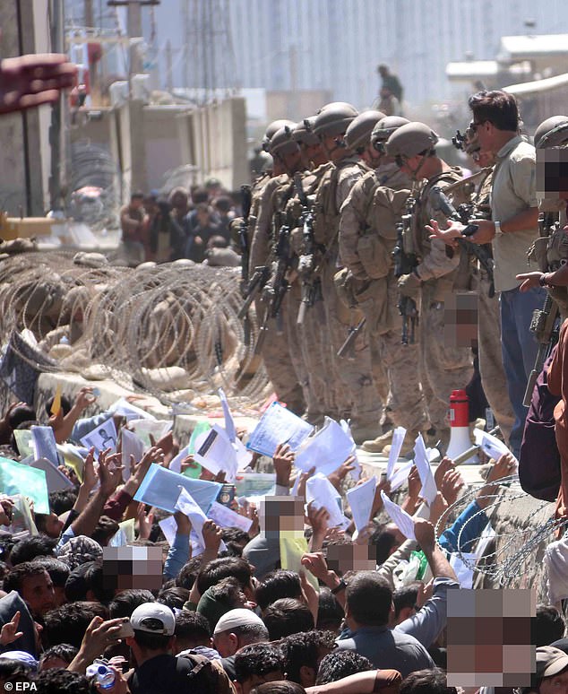 Thousands of Afghans gathered at Kabul airport as US troops left in 2021