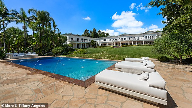 1726108279 557 Jennifer Lopez explores purchase of 55 million Azria Estate in