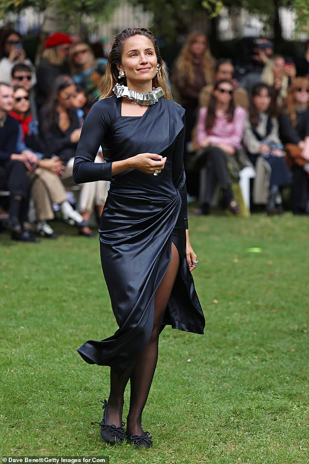 Meanwhile, Glee actress Dianna also took to the catwalk in the beautiful open garden