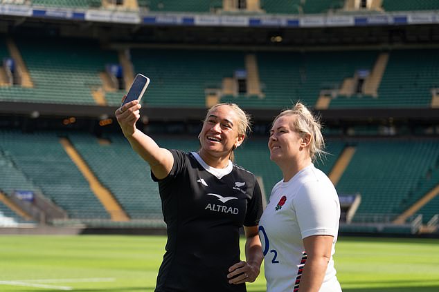 The duo pose for a selfie at Twickenham as they unite in a bid to grow women's rugby