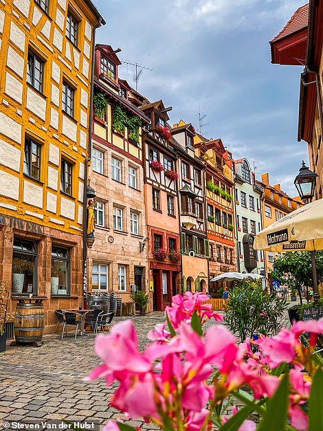 Above you see a street that Steven describes in an Instagram post as 'one of the most beautiful' in Nuremberg: the Weissgerbergasse