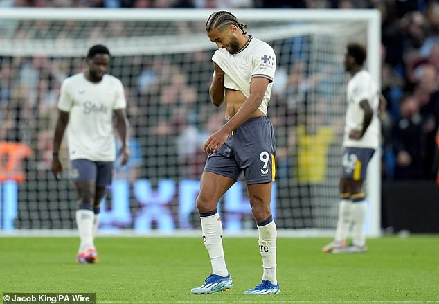 Calvert-Lewin almost gave Everton a late equaliser but his effort hit the crossbar