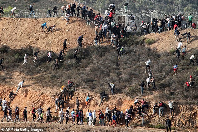 The Moroccan Ministry of the Interior reported that in August, authorities blocked more than 11,300 attempts to enter Ceuta and 3,300 attempts to enter Melilla.