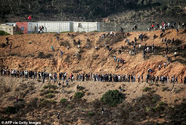 Since Friday, Moroccan security forces have been deployed en masse in Fnideq