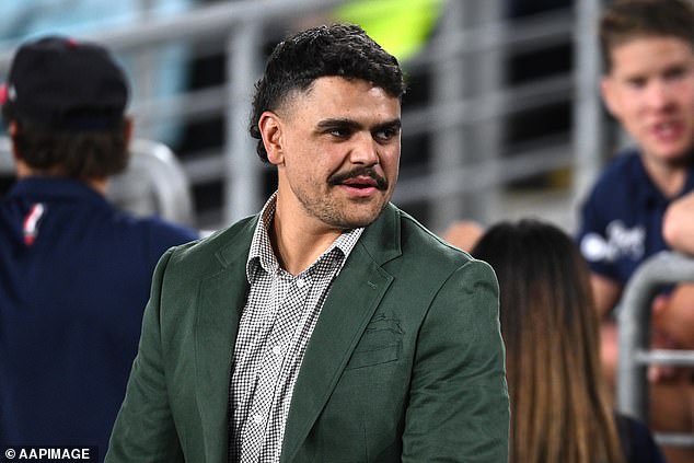 The supercoach also held a secret meeting with superstar fullback Latrell Mitchell