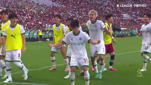 Kim Hyeon-ug imitated Lingard's celebration after scoring the winning goal for Daejeon Hana