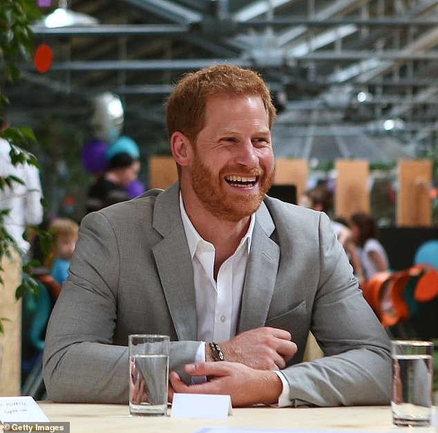 The close-up photo of Harry, which appears to have been cropped into an image by the original photographer at the time and released in the above form alongside the widescreen photo