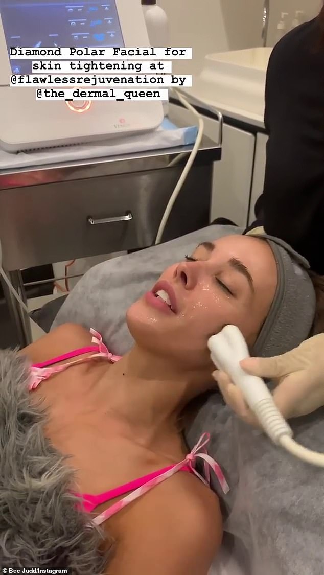 That's what she does! Bec took to Instagram to reveal that she's a fan of the Diamond Polar Facial, a special skin-tightening treatment that uses heat to stimulate collagen production